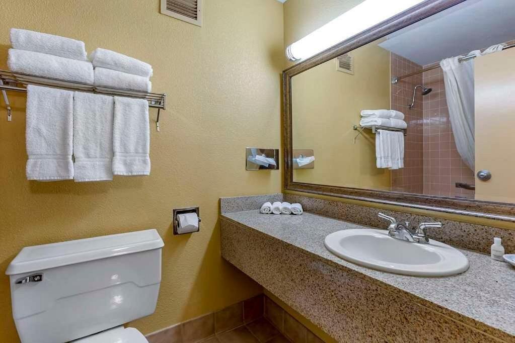 Clarion Inn & Suites, Roswell Eksteriør billede