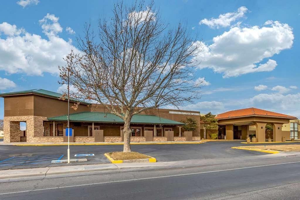 Clarion Inn & Suites, Roswell Eksteriør billede